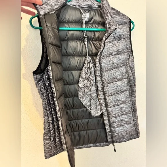 32 Degrees Gray Speckled Puffer Vest (Women’s M) - Picture 3 of 6